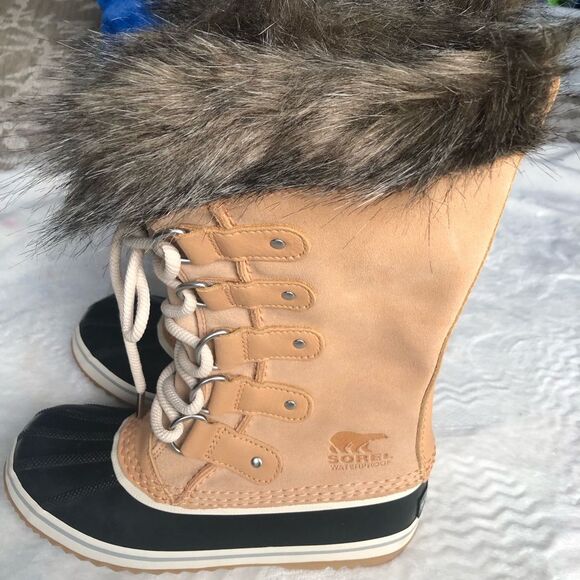 New SOREL Joan of Arctic Faux Fur Waterproof Snow Boot (Women), women size 6 - Picture 5 of 16